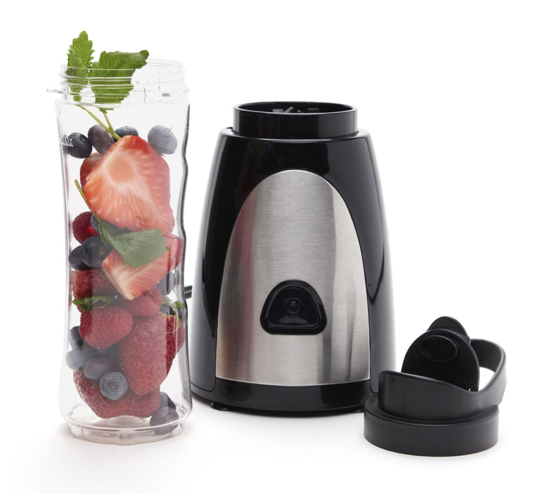 Mixer Bild på mixern Mix to Go från Strandby plus flaska fylld med bär