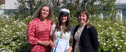 Grattis Lova Risberg, årets student Vård i Piteå! Här tillsammans med Annika Risberg, Piteå kommun och Lena Fagerlönn, Region Norrbotten som delade ut stipendiet.