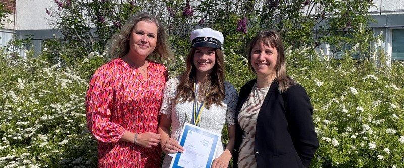 Grattis Lova Risberg, årets student Vård i Piteå! Här tillsammans med Annika Risberg, Piteå kommun och Lena Fagerlönn, Region Norrbotten som delade ut stipendiet.