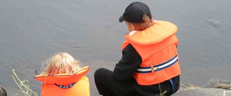 Children fishing