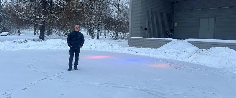 Parkchefen Ronny Nyström lyfter medarbetarnas initiativ och hoppas att den nya isbanan ska bli uppskattad. 