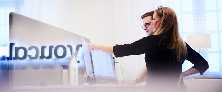 YouCalls cirka 70 anställda hanterar bland annat 1177, 113 13 och Swedbanks kundcenter.