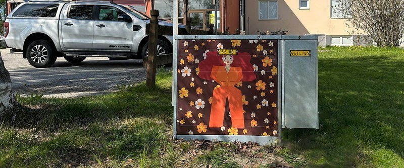 Konst på elskåp i Öjebyn av Lotta Lindberg