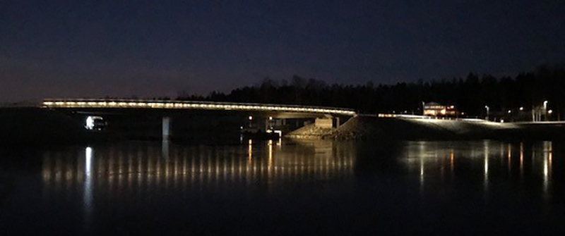 Belysning på nya bron över Fårösundet.
