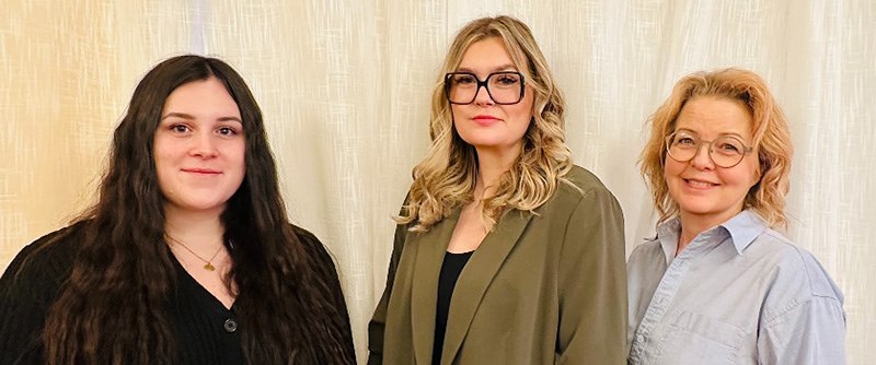 Izabelle Isaksson, vik. seniorsamordnare, Jennifer Sjölund, enhetschef och Camilla Frölander, seniorsamordnare. 