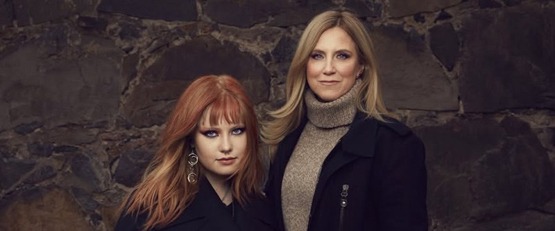 Journalisten Frida Boisen och hennes dotter Tilda gästar Piteå på Suicidpreventiva dagen den 10 september med sin starka och ärliga föreläsning ”Aldrig släppa taget” – en öppen kvällsföreläsning på Pite Havsbad. 