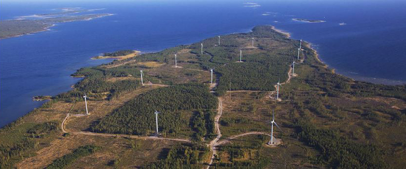 Vy över de 14 vindkraftverken på Bondön.