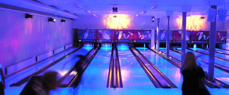 Moonlight bowling at Bowlingarenan