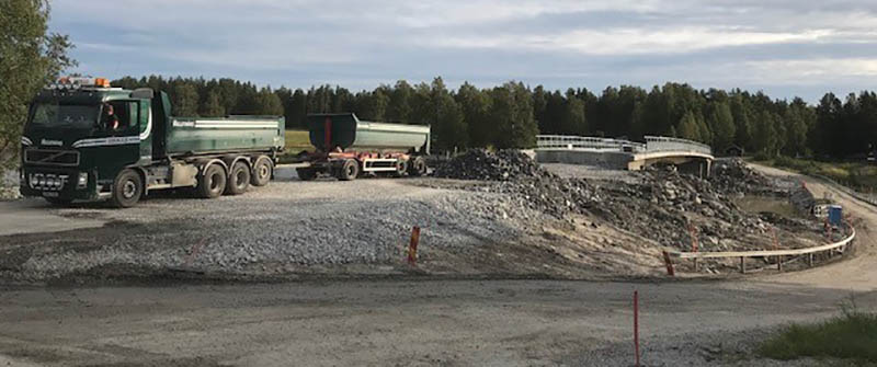 Arbetet med Fåröbron fortgår.