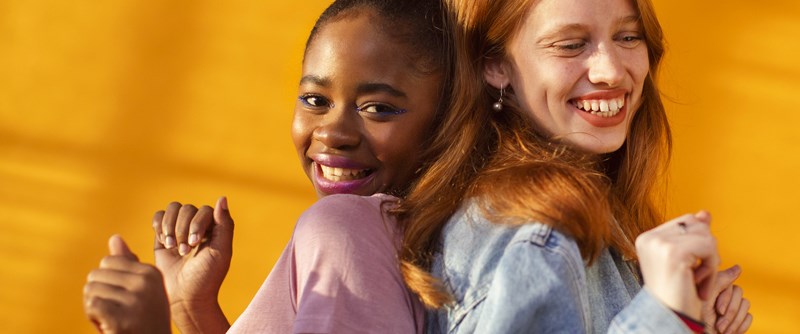 Två tjejjer på bild