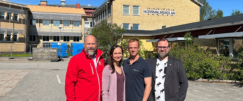 En nöjd kvartett som ser fram emot att omvandla Norrmalms skolområdet till ett nytt attraktivt stadskvarter. 
