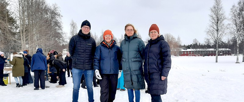 Hälso- och sjukvårdschef Christer Grahn, arbetsterapeut och rehabenhetens första chef Carina Larsson, hälso- och sjukvårdshandläggaren Elisabeth Johansson (hemsjukvårdens första enhetschef) och nuvarande enhetschef Sara Hedkvist.