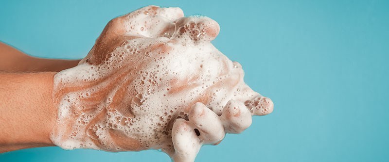 Tvätta händerna ofta och noggrant med tvål och vatten.