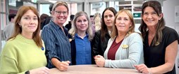 Under temadagarna ”Förstår vi varann kommer vi att må bättre” vill Strömbackaskolan och Region Norrbottens barn- och ungdomshabilitering öka kunskapen om autism och skapa större förståelse för att vi människor fungerar på olika sätt. Magdalena Norlin, arbetsterapeut barn- och ungdomshabiliteringen, Viveka Fredriksson, teamleader barn- och ungdomshabiliteringen, Lovisa Holm, kurator, Elina Hortlund, skolpsykolog, Annelie Lidström, kurator, Hanna Modig, kurator