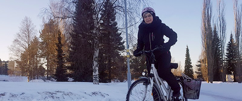 Ina Järlesjö har cyklat till sitt jobb på Piteå kommun två vintrar i rad – och hon planerar att fortsätta.